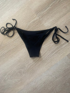 SKIMPY SINGLE TIE SIDE -BLACK